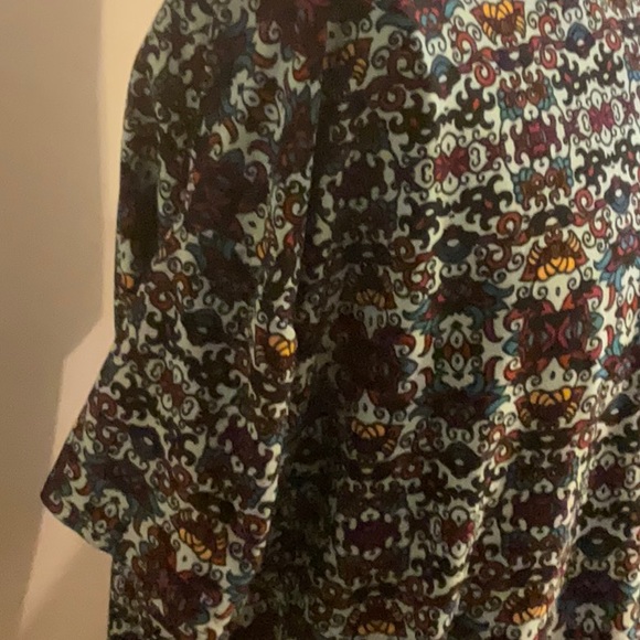 LuLaRoe size small tunic top. Simply comfortable high/low top. - Picture 3 of 6